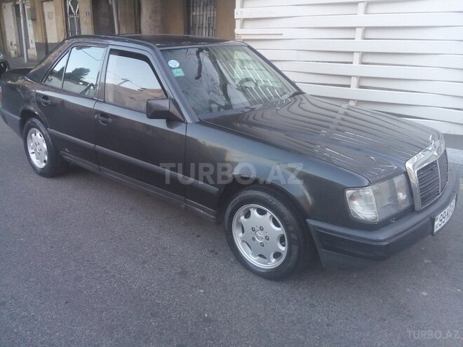 Mercedes E 300 1988, 22,000 km - 3.0 l - Bakı