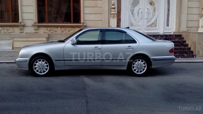 Mercedes E 280 2000, 360,000 km - 2.8 l - Bakı
