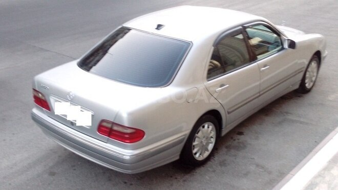 Mercedes E 280 2000, 360,000 km - 2.8 l - Bakı