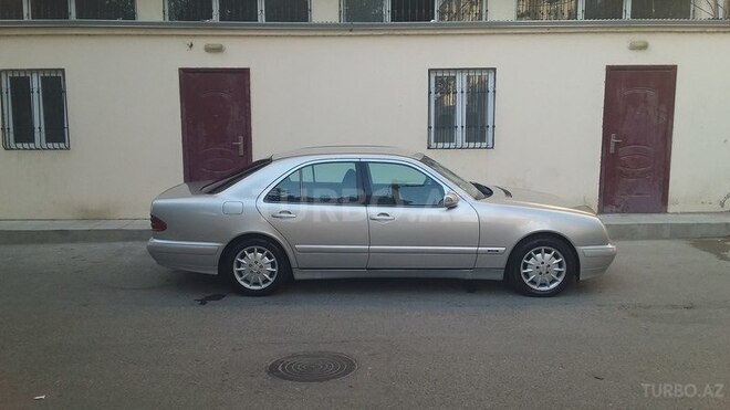 Mercedes E 220 2000, 350,000 km - 2.2 l - Bakı