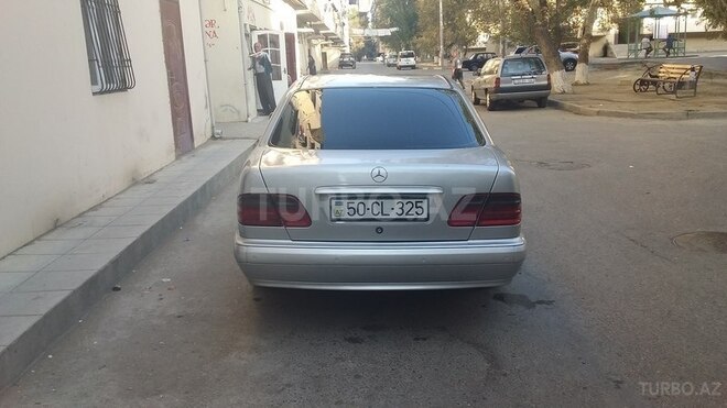 Mercedes E 220 2000, 350,000 km - 2.2 l - Bakı