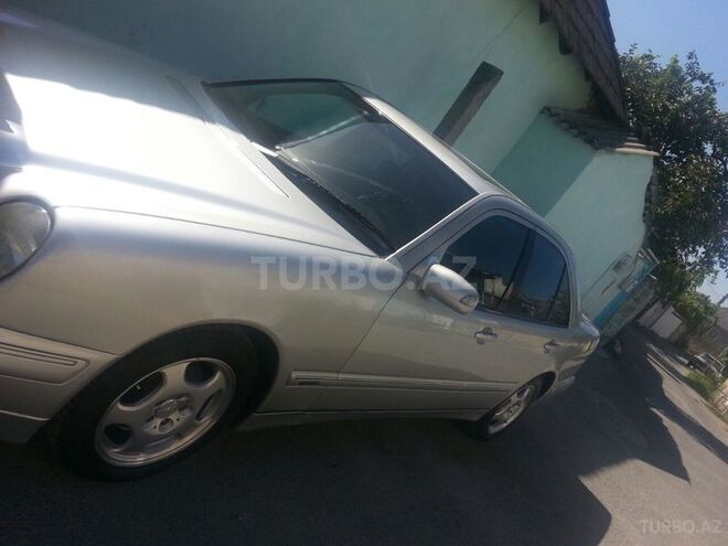 Mercedes E 320 2001, 138,000 km - 3.2 л - Bakı
