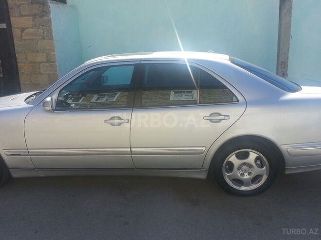 Mercedes E 320 2001, 138,000 km - 3.2 л - Bakı