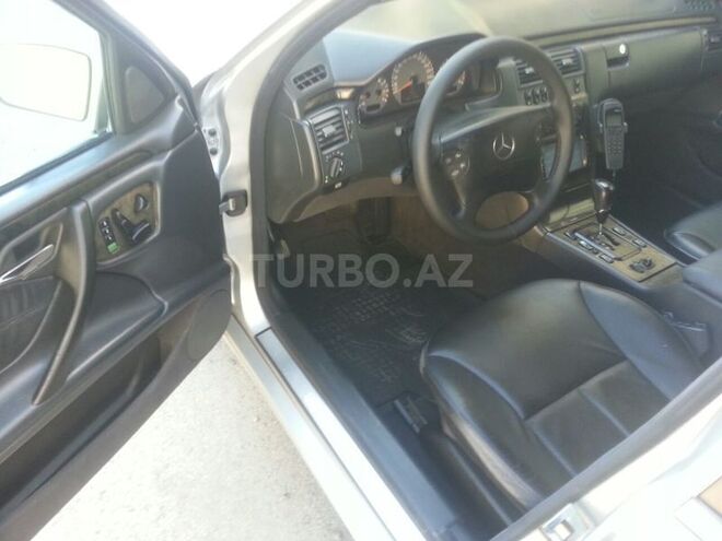 Mercedes E 320 2001, 138,000 km - 3.2 л - Bakı