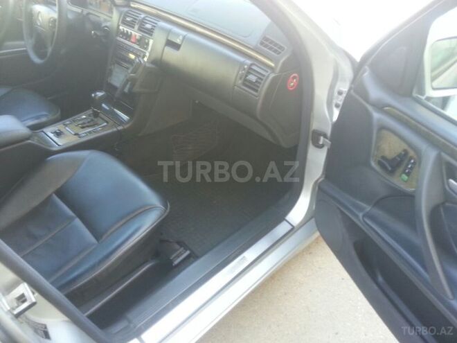 Mercedes E 320 2001, 138,000 km - 3.2 л - Bakı