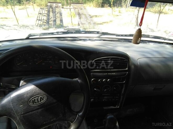 Kia Sportage 2000, 235,000 km - 2.0 l - Şəki