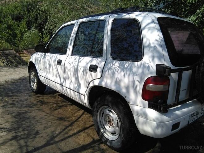 Kia Sportage 2000, 235,000 km - 2.0 l - Şəki