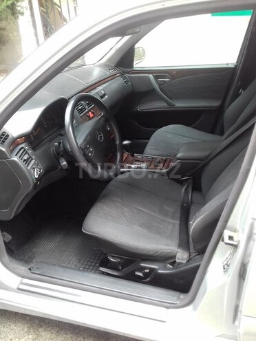 Mercedes E 220 2001, 480,538 km - 2.2 l - Bakı
