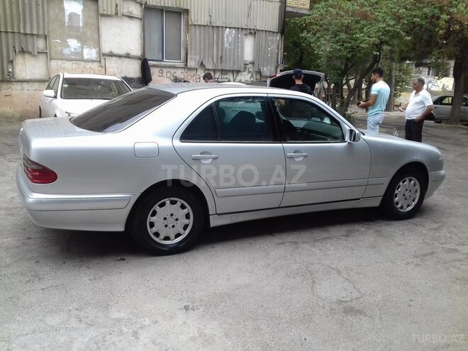 Mercedes E 220 2001, 480,538 km - 2.2 l - Bakı