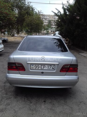 Mercedes E 220 2001, 480,538 km - 2.2 l - Bakı