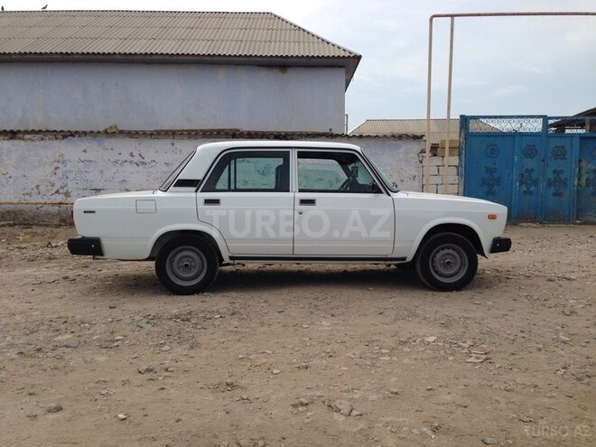 LADA (VAZ) 2107 2002, 192,000 km - 1.6 л - Salyan