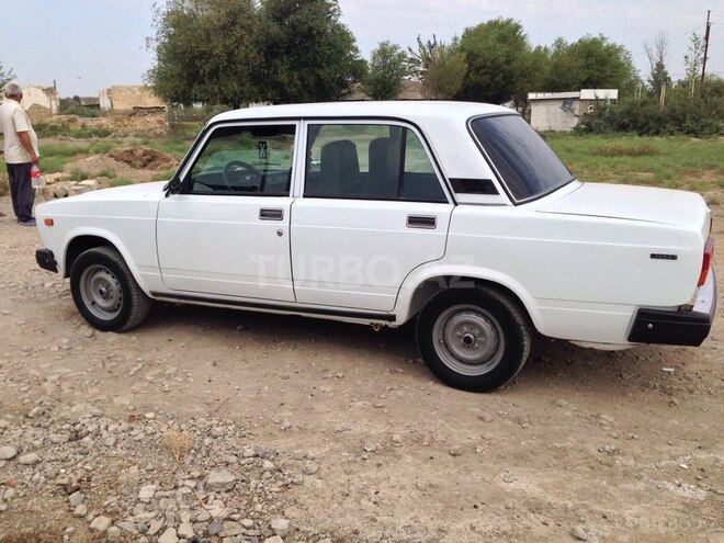 LADA (VAZ) 2107 2002, 192,000 km - 1.6 л - Salyan