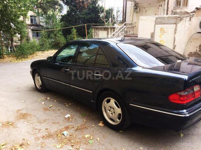Mercedes E 240 2001, 190,000 km - 2.6 l - Bakı
