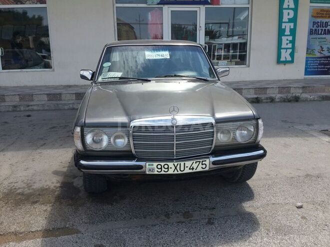 Mercedes E 200 1982, 156,000 km - 2.0 l - Bakı