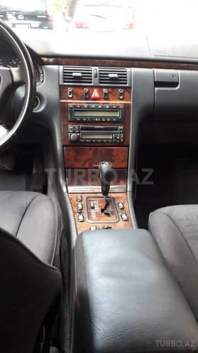 Mercedes E 240 1999, 214,000 km - 2.6 л - Bakı