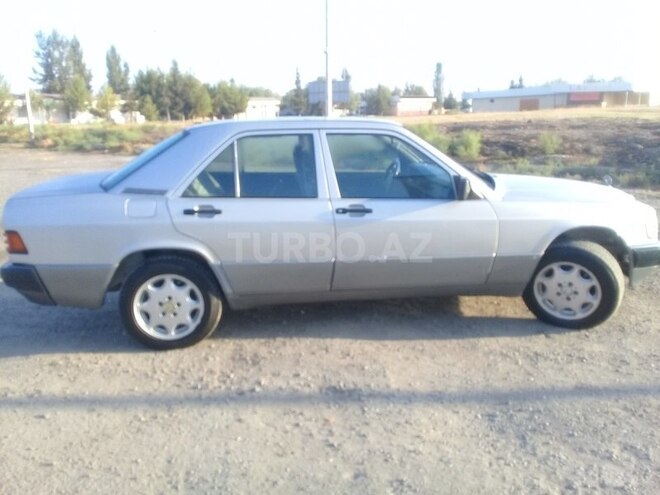 Mercedes 190 1990, 350,000 km - 2.0 l - Saatlı