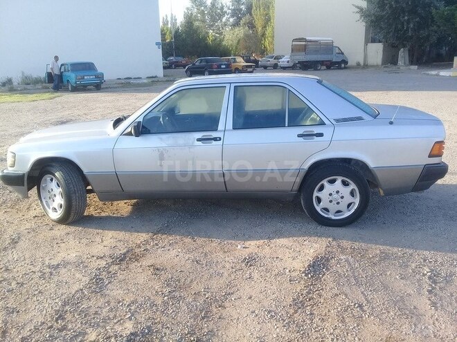 Mercedes 190 1990, 350,000 km - 2.0 l - Saatlı