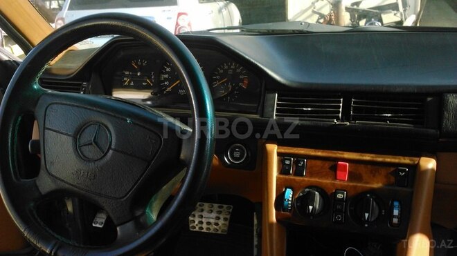 Mercedes 190 1992, 240,000 km - 2.0 l - Bakı
