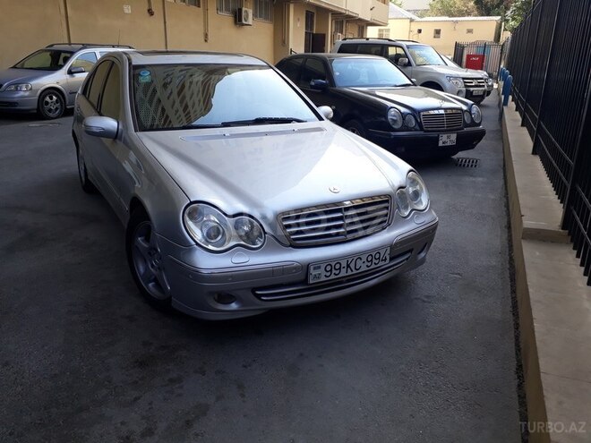 Mercedes C 220 2004, 219,200 km - 2.2 л - Bakı