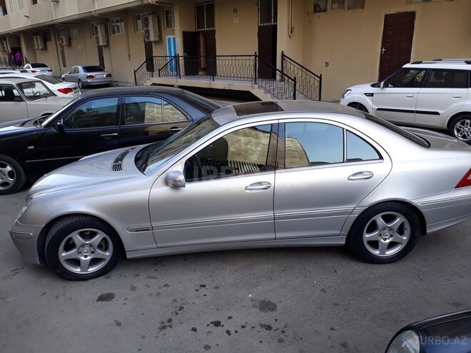 Mercedes C 220 2004, 219,200 km - 2.2 л - Bakı