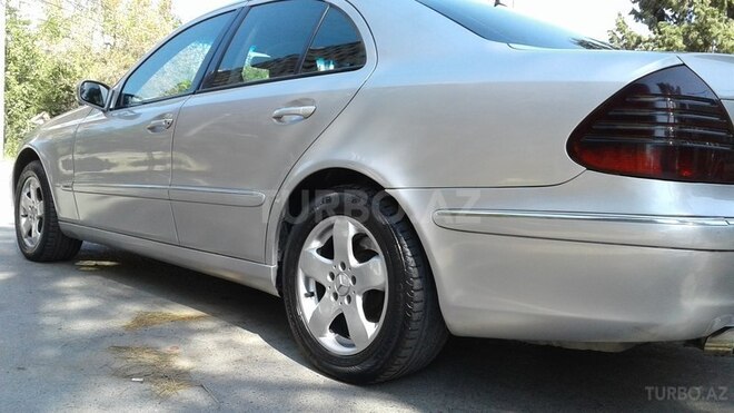 Mercedes E 270 2002, 285,000 km - 2.7 l - Bakı