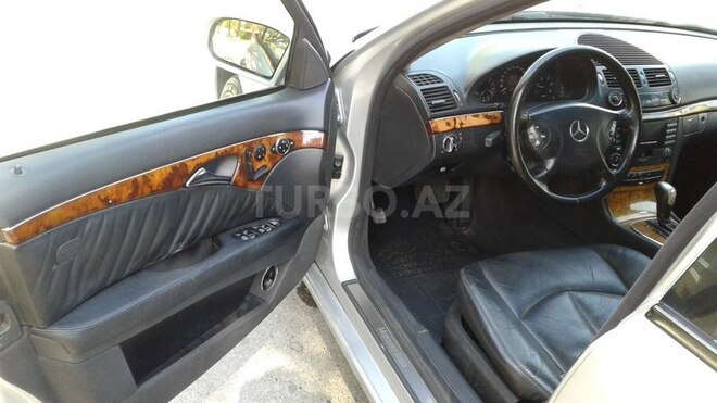 Mercedes E 270 2002, 285,000 km - 2.7 l - Bakı