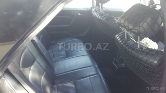 Mercedes E 250 1985, 200,000 km - 2.5 l - Bakı