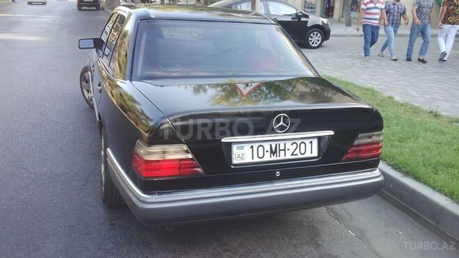 Mercedes E 250 1985, 200,000 km - 2.5 l - Bakı