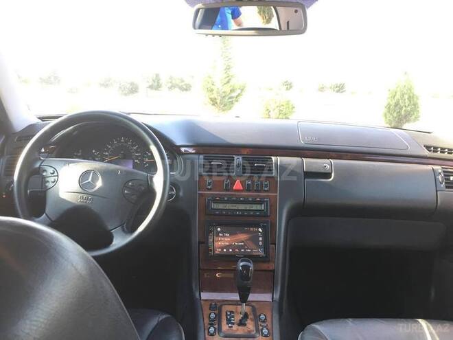 Mercedes E 320 2001, 247,000 km - 3.2 l - Bakı