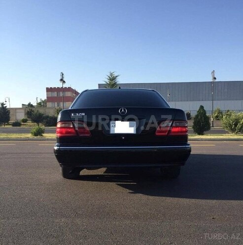 Mercedes E 320 2001, 247,000 km - 3.2 l - Bakı