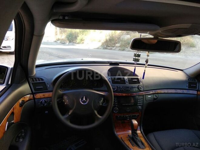 Mercedes E 270 2003, 273,000 km - 2.7 l - Bakı
