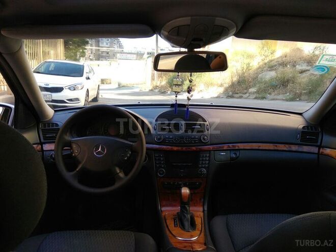 Mercedes E 270 2003, 273,000 km - 2.7 l - Bakı