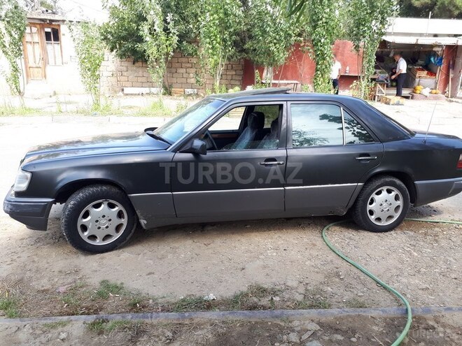 Mercedes E 200 1992, 290,000 km - 2.0 л - Bakı