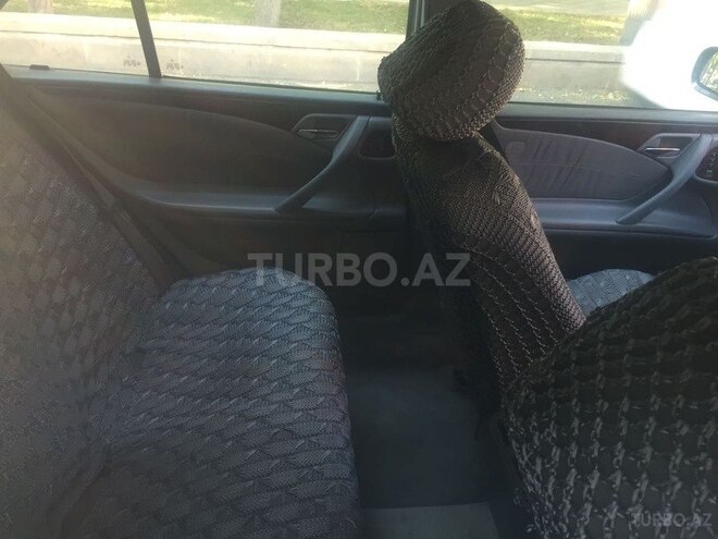 Mercedes E 320 2001, 370,000 km - 3.2 l - Bakı