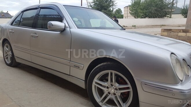 Mercedes E 320 2000, 240,000 km - 3.2 l - Qusar