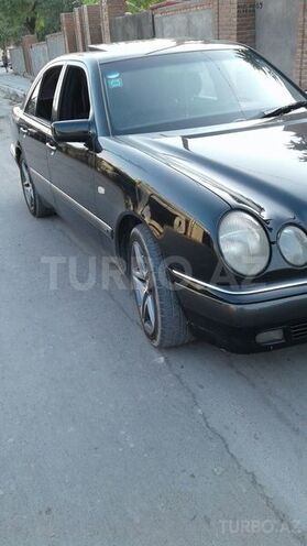 Mercedes E 240 1998, 283,000 km - 2.4 l - Şəki
