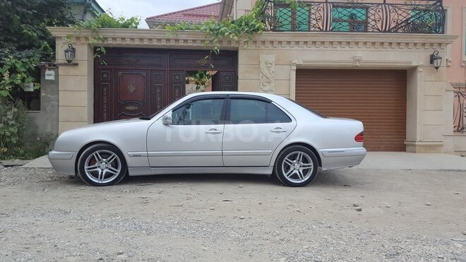 Mercedes E 320 2000, 240,000 km - 3.2 l - Qusar