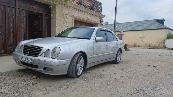 Mercedes E 320 2000, 240,000 km - 3.2 l - Qusar