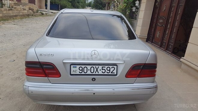 Mercedes E 320 2000, 240,000 km - 3.2 l - Qusar