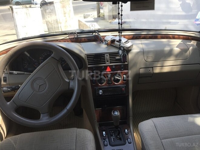 Mercedes C 180 1998, 320,000 km - 1.8 л - Bakı