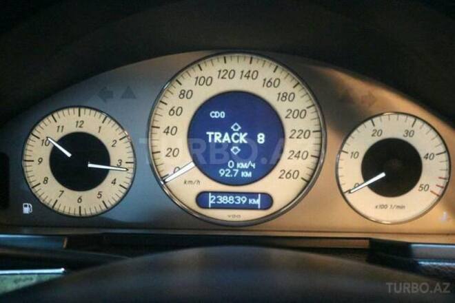 Mercedes E 220 2006, 239,000 km - 2.2 l - Bakı