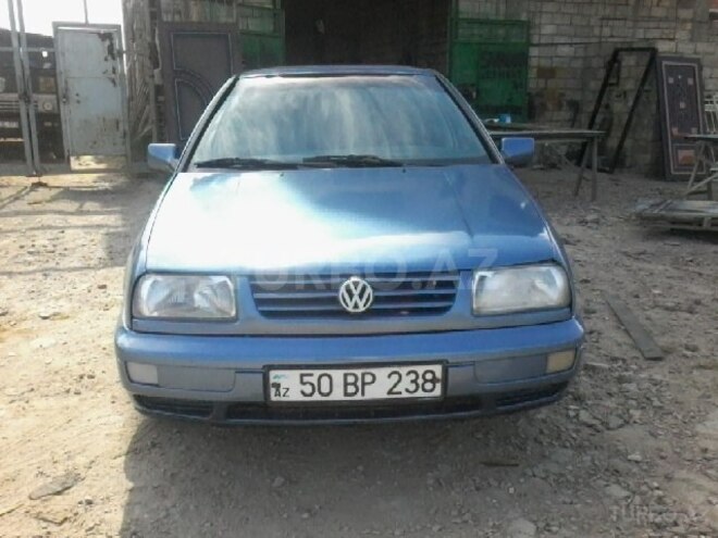 Volkswagen Vento 1993, 220,000 km - 1.8 l - Bakı