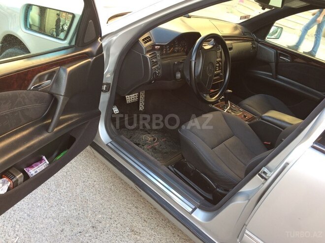 Mercedes E 230 1996, 392,000 km - 2.3 l - Bakı