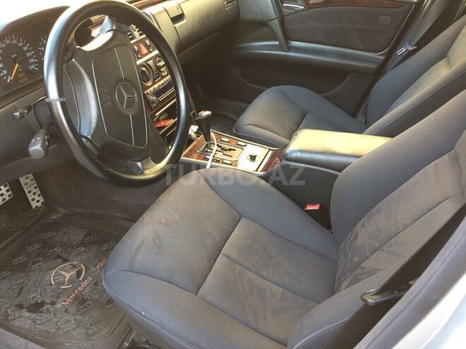 Mercedes E 230 1996, 392,000 km - 2.3 l - Bakı