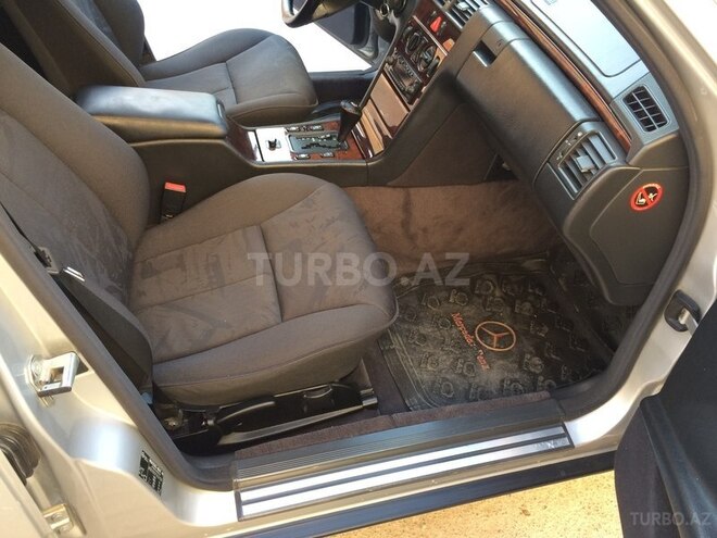 Mercedes E 230 1996, 392,000 km - 2.3 l - Bakı