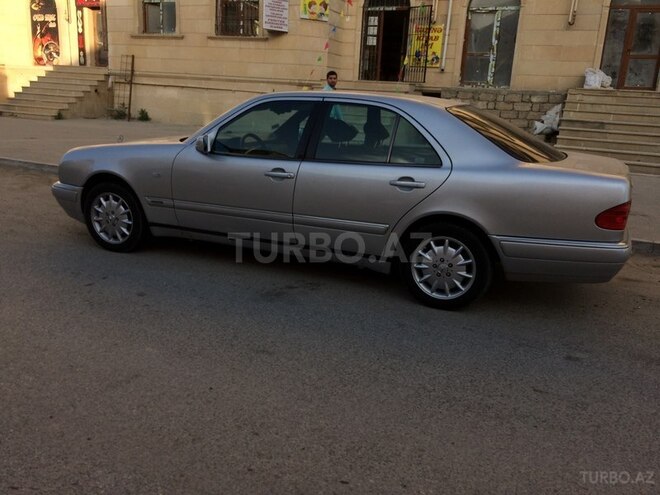 Mercedes E 230 1996, 392,000 km - 2.3 l - Bakı
