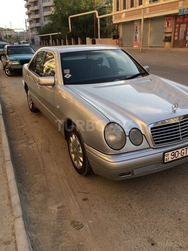 Mercedes E 230 1996, 392,000 km - 2.3 l - Bakı