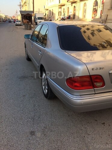 Mercedes E 230 1996, 392,000 km - 2.3 l - Bakı