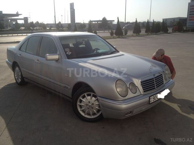 Mercedes E 230 1996, 392,000 km - 2.3 l - Bakı
