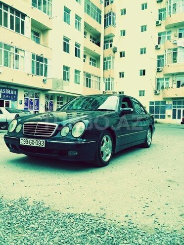 Mercedes E 240 2001, 200,000 km - 2.6 l - Sumqayıt